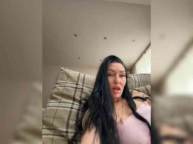 KorolevaQween000 webcam