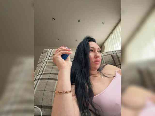 KorolevaQween000 webcam