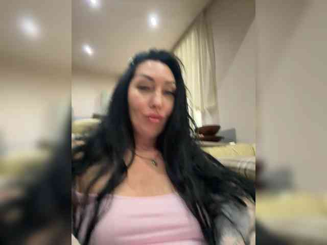 KorolevaQween000 webcam