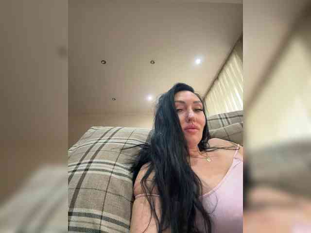 KorolevaQween000 webcam