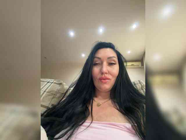 KorolevaQween000 webcam