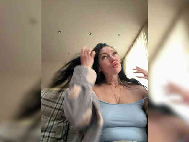 KorolevaQween000 webcam