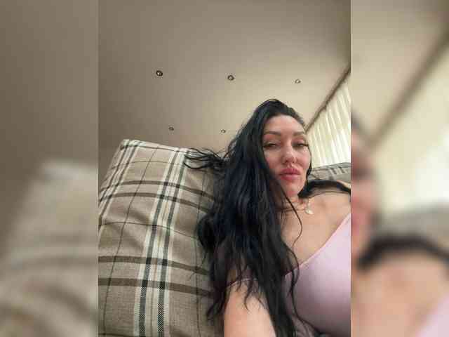 KorolevaQween000 Live Webcam on BongaCams