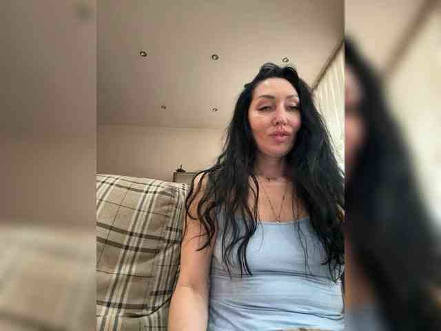 KorolevaQween000 webcam