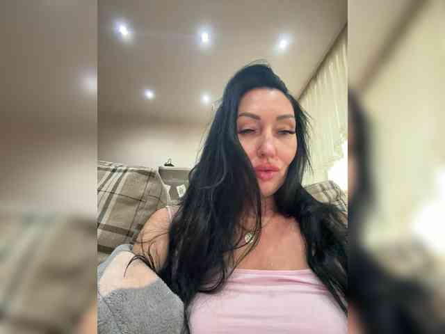 KorolevaQween000 webcam