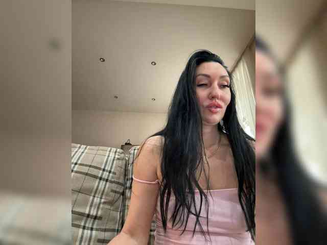 KorolevaQween000 webcam