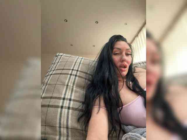 KorolevaQween000 webcam