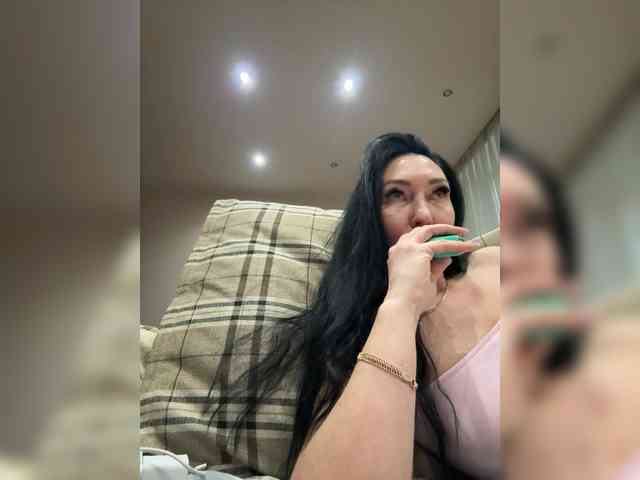 KorolevaQween000 webcam