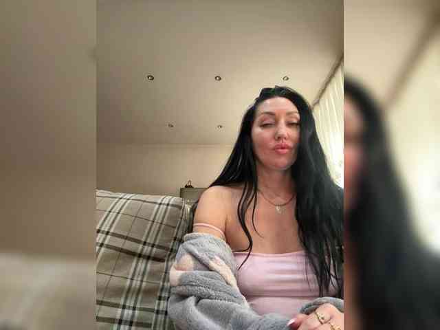 KorolevaQween000 webcam