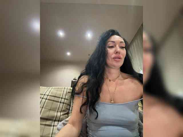 KorolevaQween000 webcam