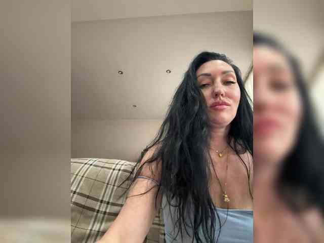 KorolevaQween000 webcam