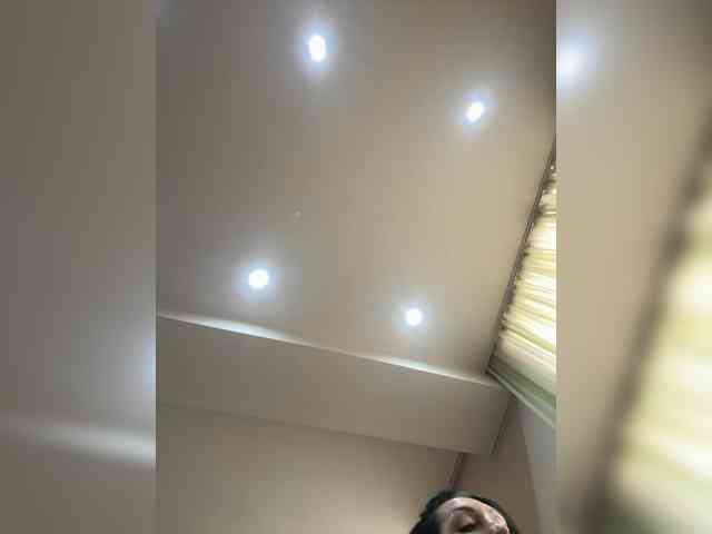 KorolevaQween000 webcam