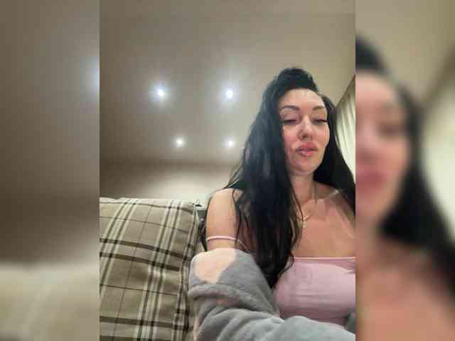 KorolevaQween000 webcam