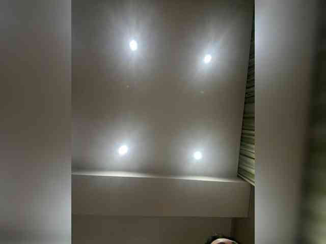 KorolevaQween000 webcam