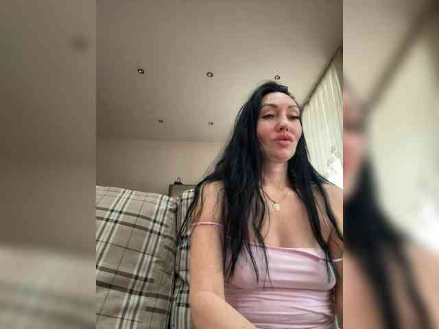 KorolevaQween000 webcam