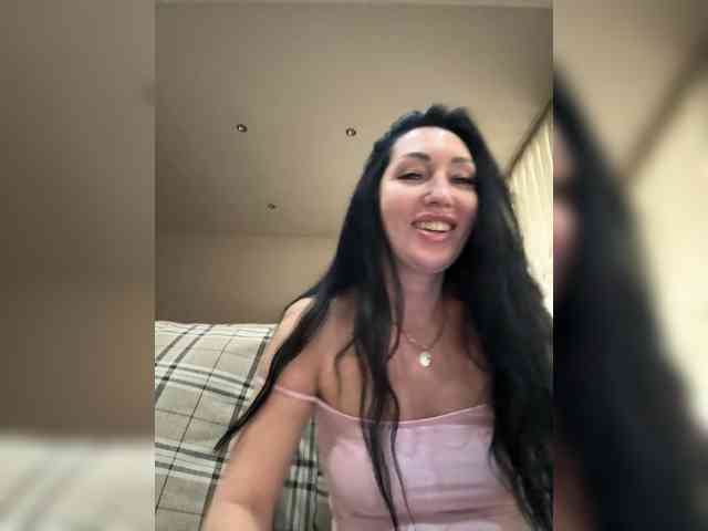 KorolevaQween000 webcam