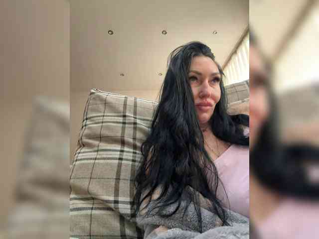 KorolevaQween000 webcam