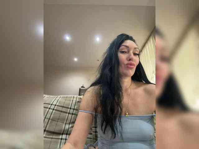 KorolevaQween000 webcam