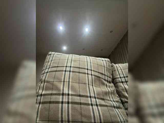 KorolevaQween000 webcam