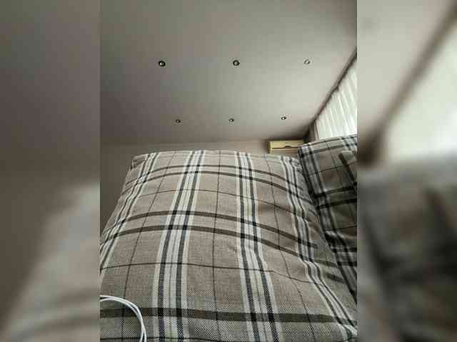 KorolevaQween000 webcam