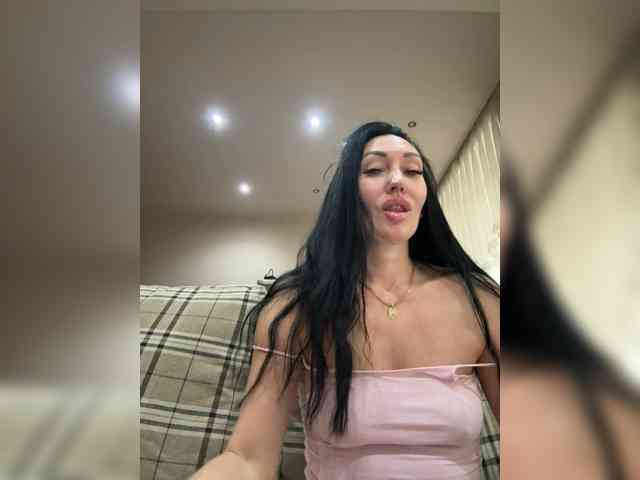 KorolevaQween000 webcam