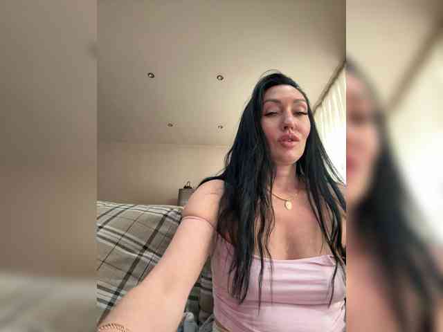 KorolevaQween000 webcam