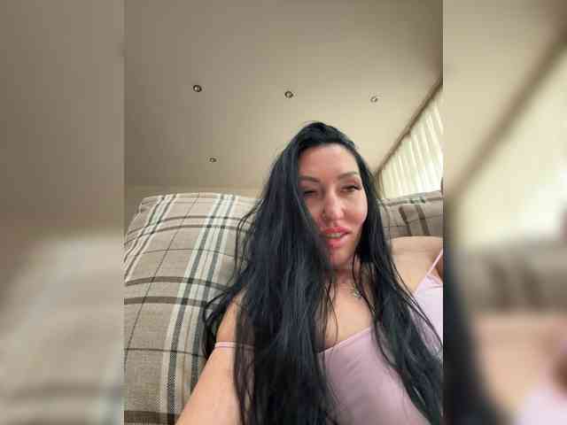 KorolevaQween000 webcam