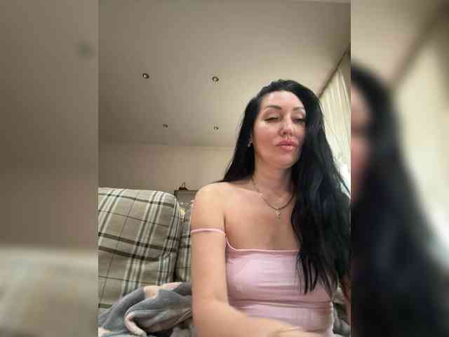 KorolevaQween000 webcam