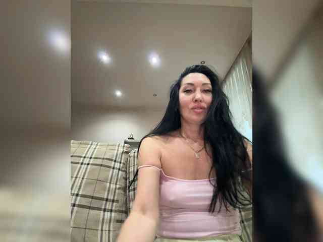 KorolevaQween000 webcam