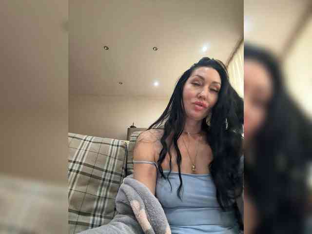 KorolevaQween000 webcam