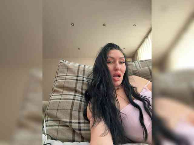 KorolevaQween000 Live Webcam on BongaCams