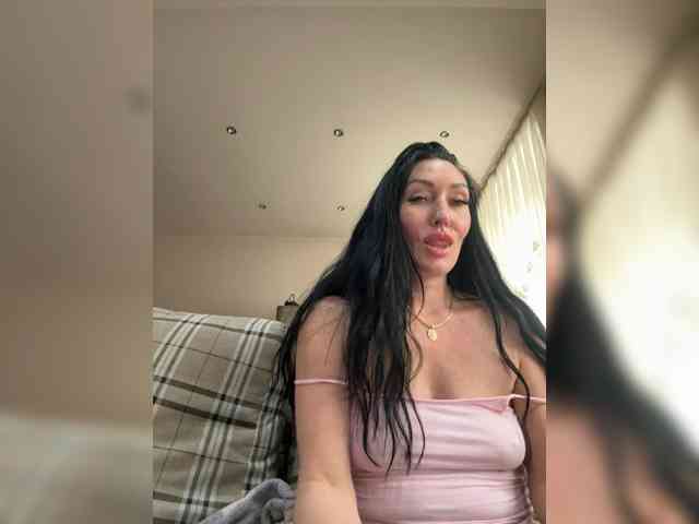 KorolevaQween000 webcam