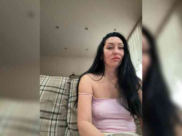 KorolevaQween000 webcam