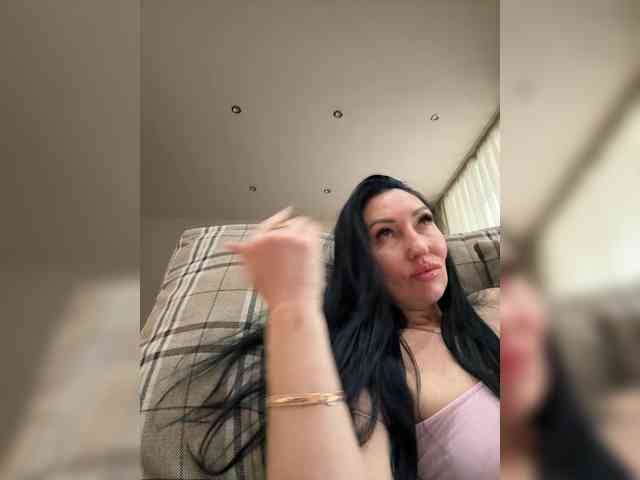 KorolevaQween000 webcam