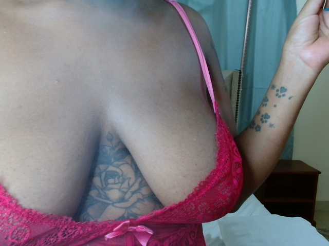 Blackstrawberry's BongaCams show and profile