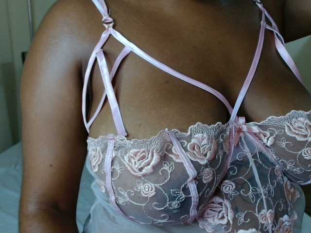 Blackstrawberry's BongaCams show and profile