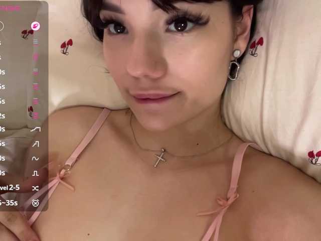 GennyVowels's BongaCams show and profile