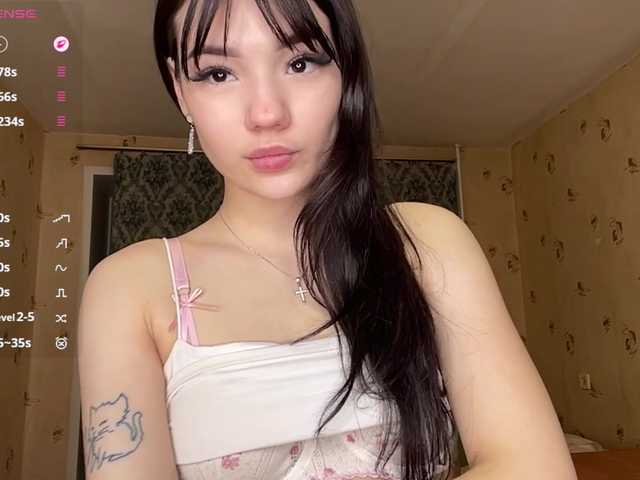 GennyVowels's BongaCams show and profile