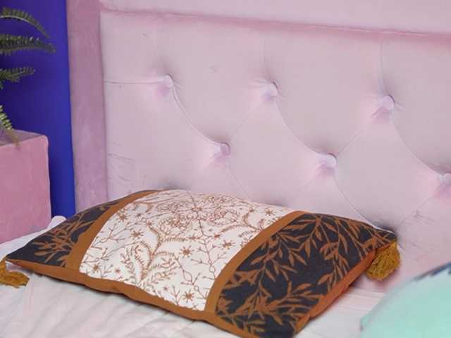 AriellaKitty's BongaCams show and profile