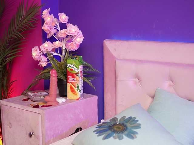 AriellaKitty's BongaCams show and profile