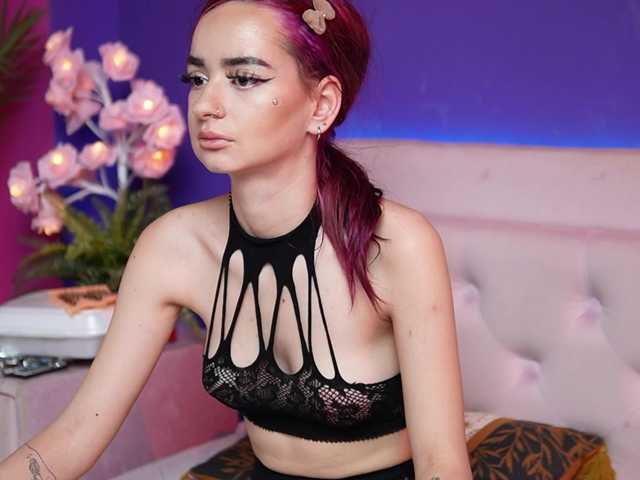 AriellaKitty's BongaCams show and profile