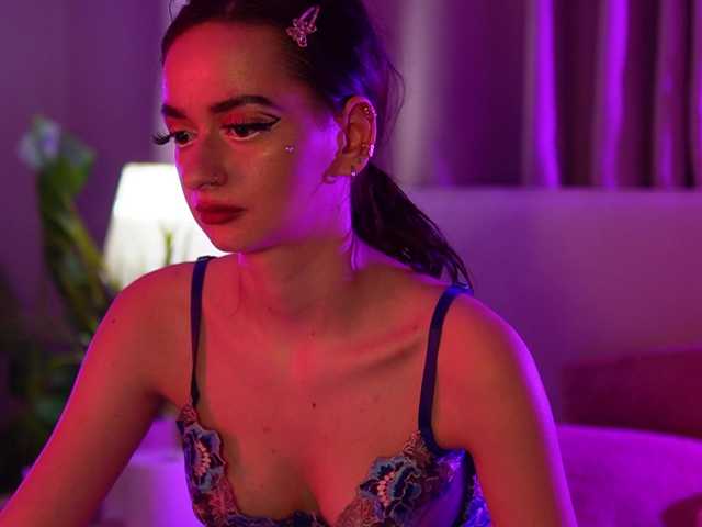 AriellaKitty's BongaCams show and profile