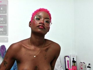 SaraBrown-18's Live Webcam