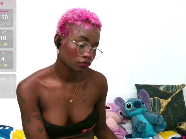 SaraBrown-18's BongaCams show and profile