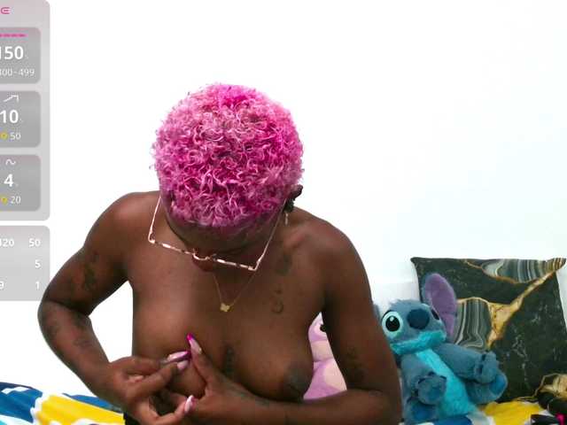 SaraBrown-18's BongaCams show and profile