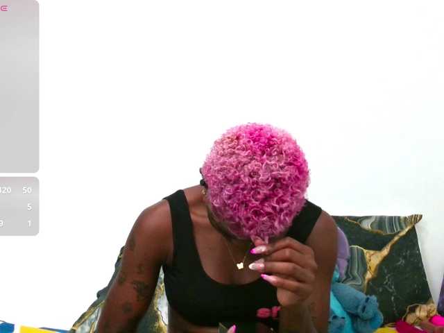 SaraBrown-18's BongaCams show and profile