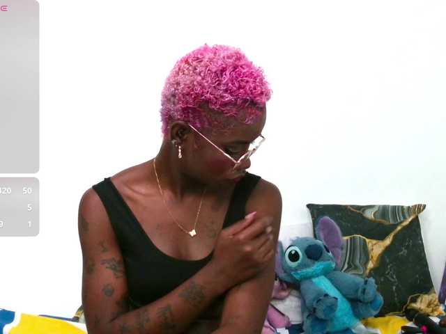 SaraBrown-18's BongaCams show and profile