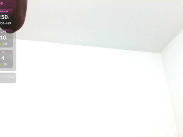 SaraBrown-18's BongaCams show and profile