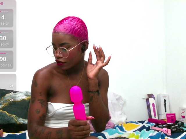 SaraBrown-18's BongaCams show and profile