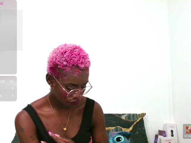 SaraBrown-18's BongaCams show and profile